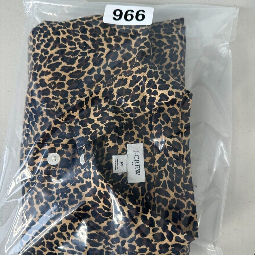 J Crew Button up Shirt Size M Leopard Print Long Sleeve Signature Fit - Picture 4 of 11